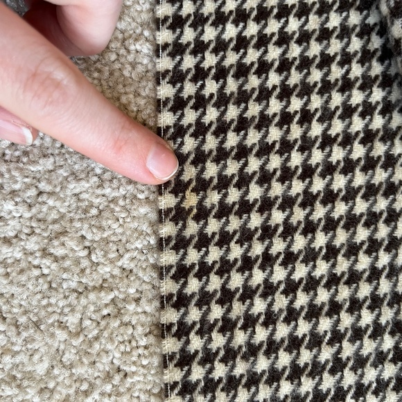 Houndstooth Brown and White Italian Cashmere Scarf - Picture 4 of 4